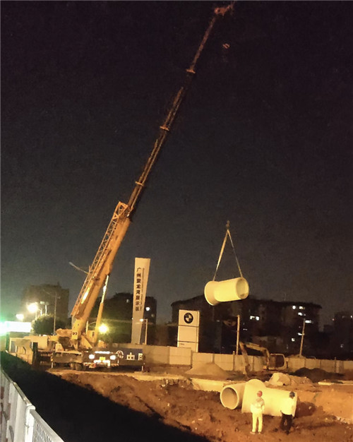 江安县“弯臂矫正”—— 吊车的 “形变补偿” 技术